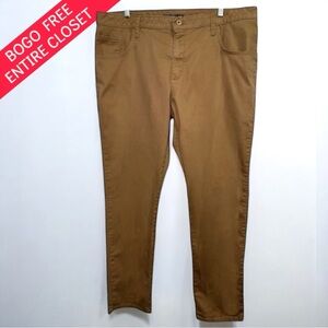 Men’s Van Heusen 38x32 Slim Fit Pants